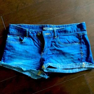 Casual denim shorts